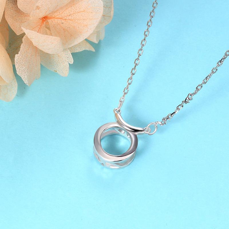 Jewelry Simple Round Necklace Fashion Light Luxury Ox Ring Pendant Personalized Clavicle Chain