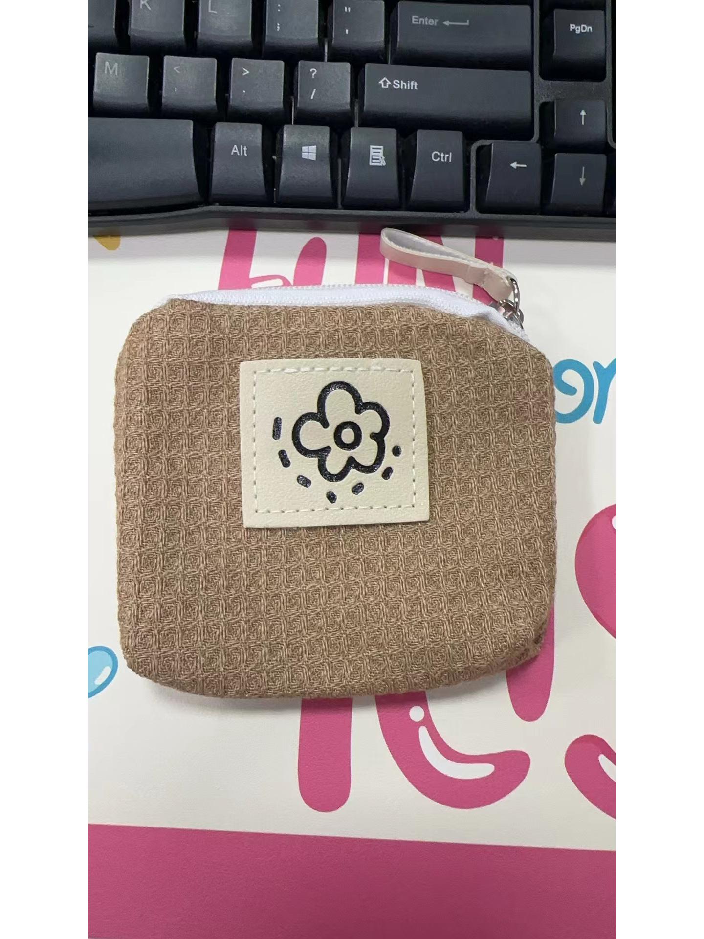 

Женский симпатичный японский вафельный кошелек для монет - маленький портативный летний цветочный браслет 2024 кофейный