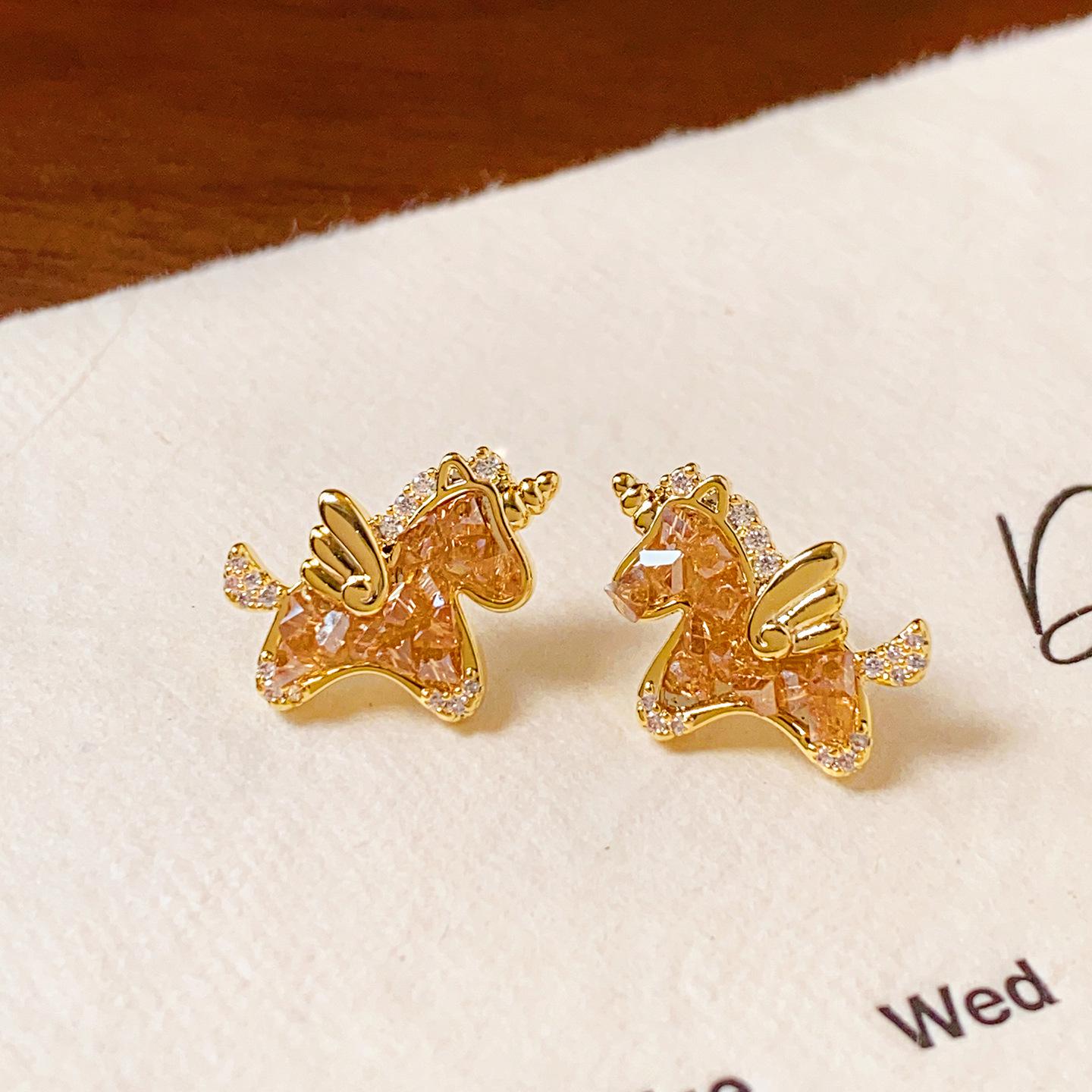 Изысканные серьги-гвоздики с цирконом в виде единорога: Модные и универсальные высококачественные серьги