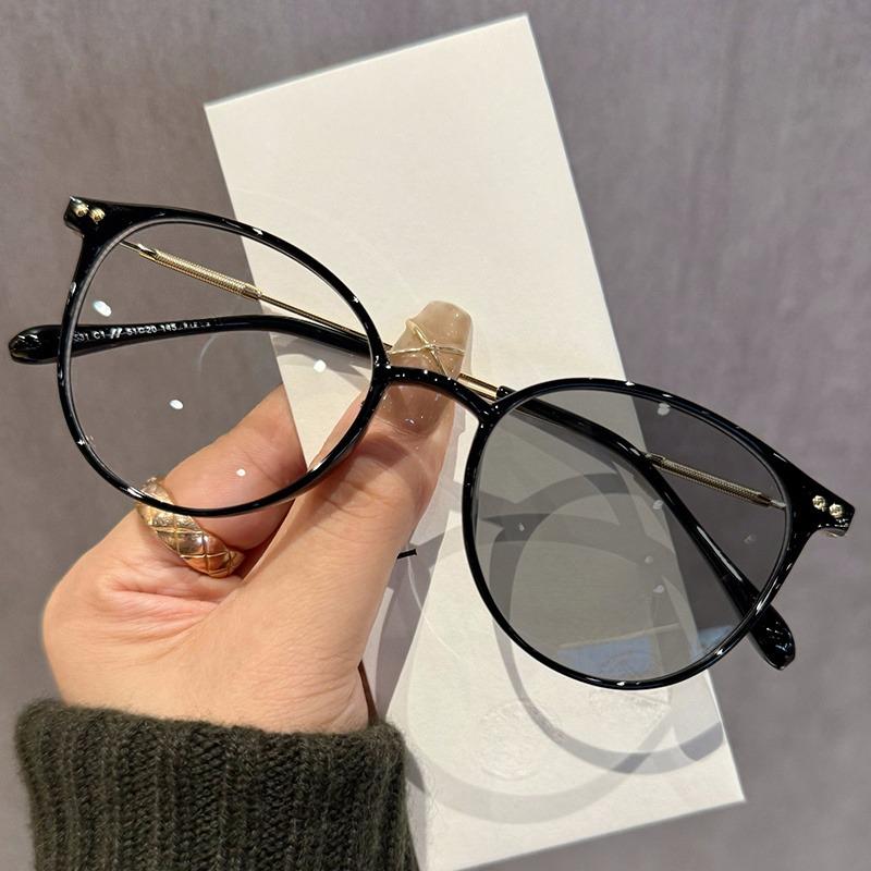 Pochromic Outdoor Fashion Glasses  Unisex Stylish Round Frame with Metal Hinges Transition Lenses for Indoor & Outdoor Use