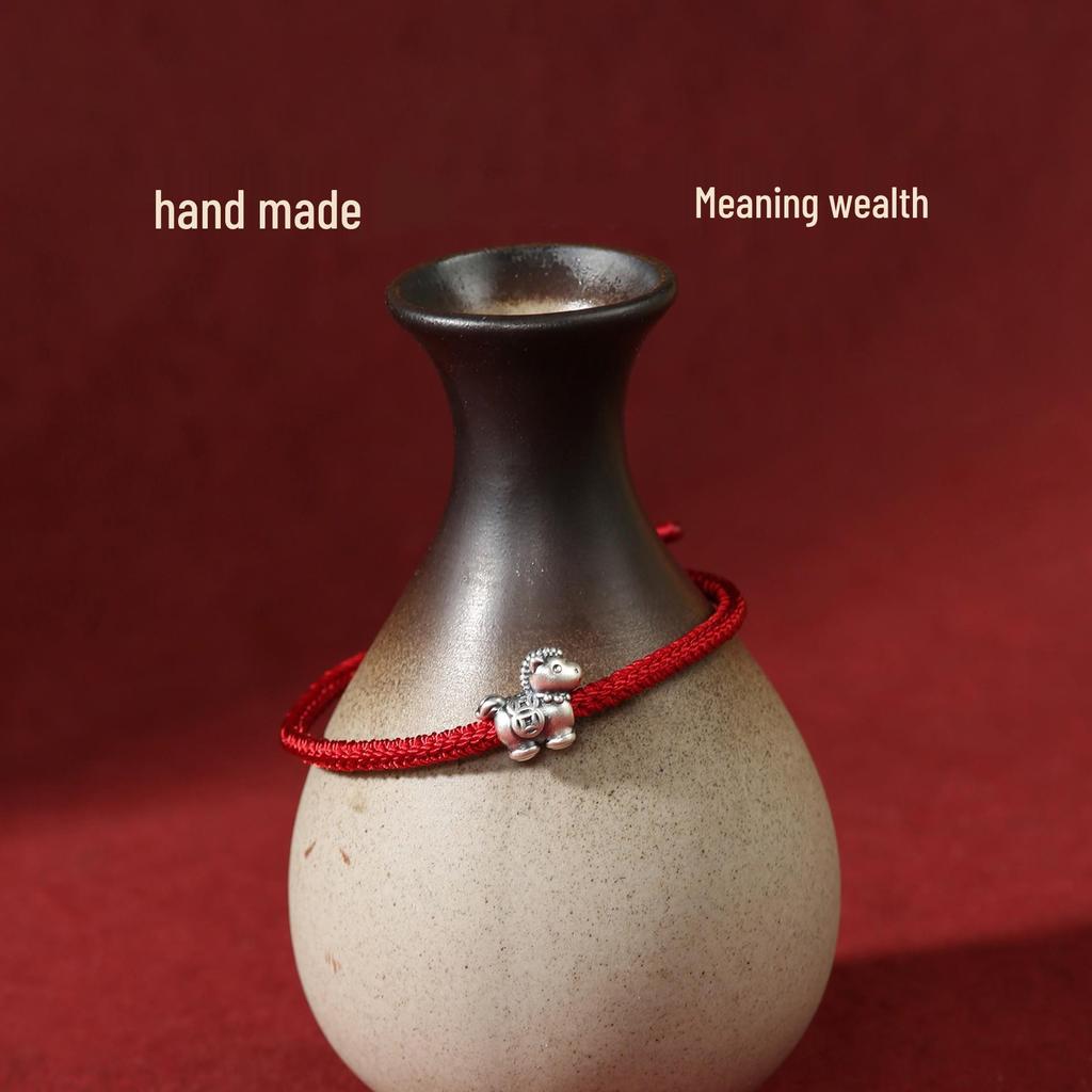 2026 Chinese Zodiac Horse Red String Bracelet: Symbol of Wealth and Prosperity for Men's and Women's Benming Year.