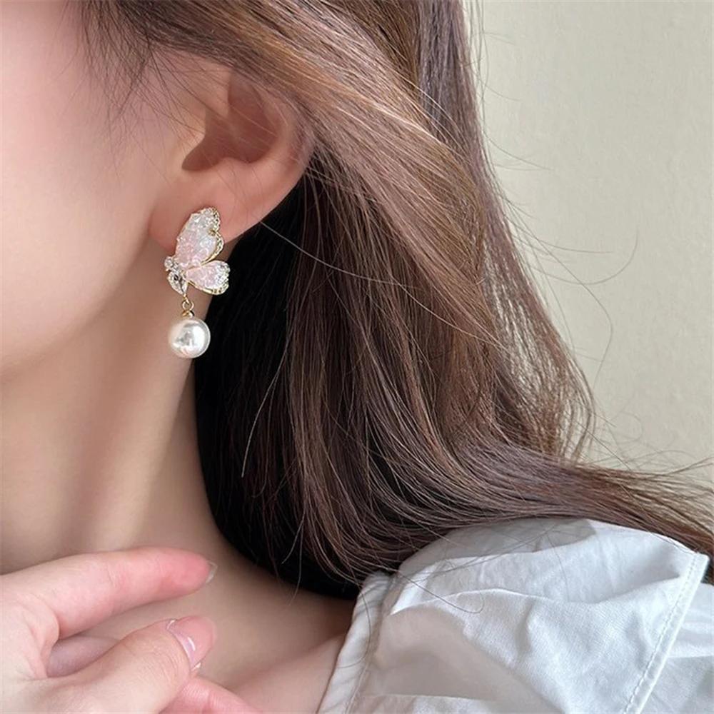 Crystal Butterfly Elegant Earrings, Women'S Fashionable And Versatile Pearl Earrings With Niche Design, Light Luxury And High-End Temperament Earrings