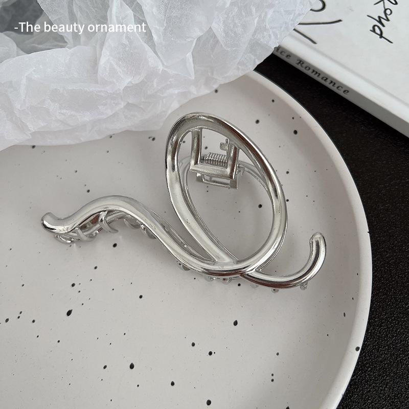 קליפס שיער גדול בצבע כסף מטאלי לשיער עבה - אביזר שיער לנשים