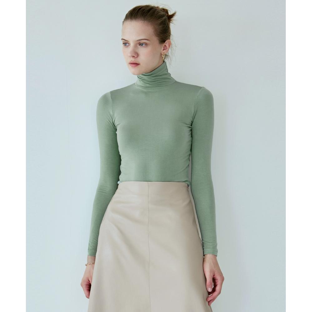 

NICKNICOLE Slim Turtleneck TopLight Green