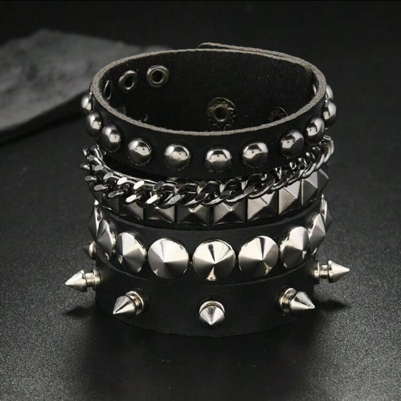 

3PCS Punk Goth Emo Punk Bracelets Set Black PU Leather Spike Rivets Multi Layer Retro Bangle for Men Women Party Jewelry Gift