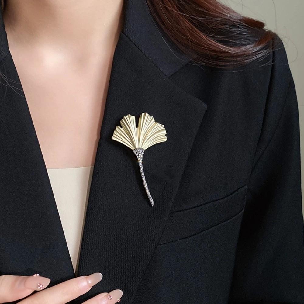 Chest Flower Long Leaf Pin Flower/Bow/Cherry/Starfish Metal Brooch  Men/Women Suit
