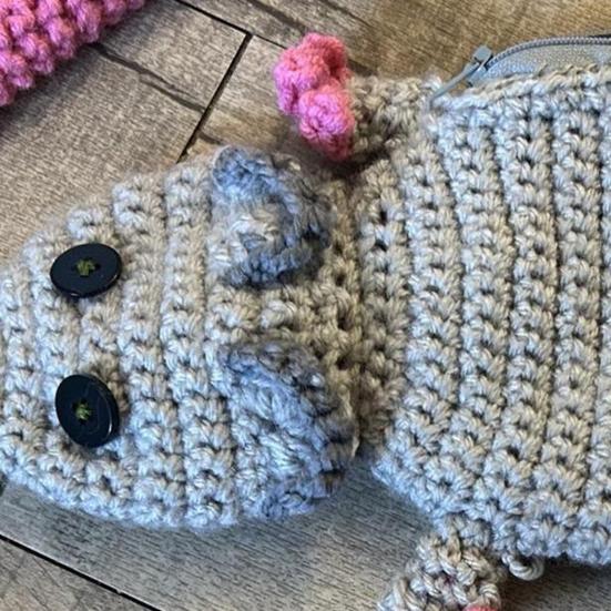 Crochet Purses Handmade Mouse Shape Coin Purse Small Knitted Zippered Wallet for Girls Ladies Birthday Valentine's Mother's Day Gift