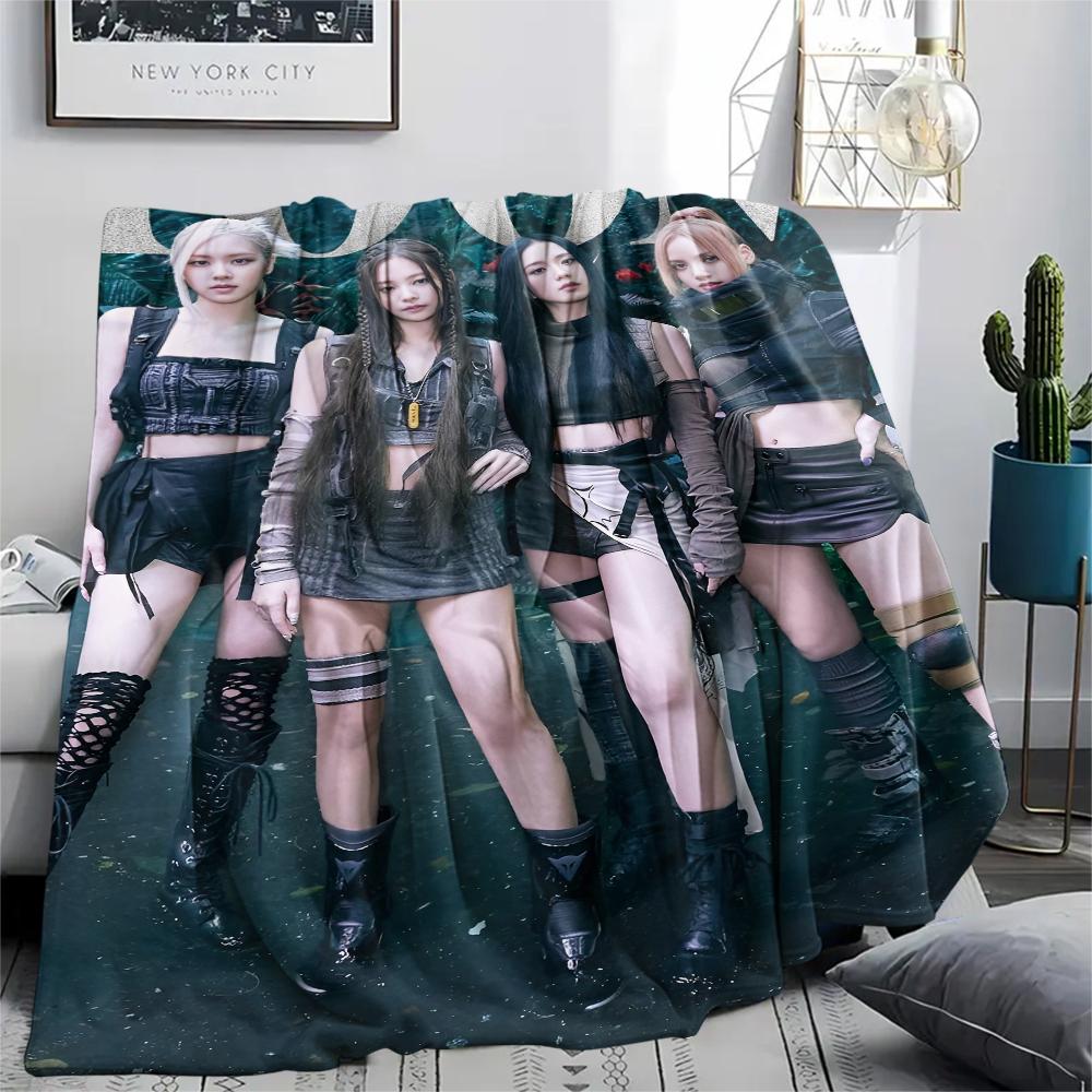 1pz Coperta in Flanella con Stampa BLACKPINK, Alta Qualità per Tutte le Stagioni, Arredamento per la Casa, Calore e Comfort, Perfetta per Regali di Natale