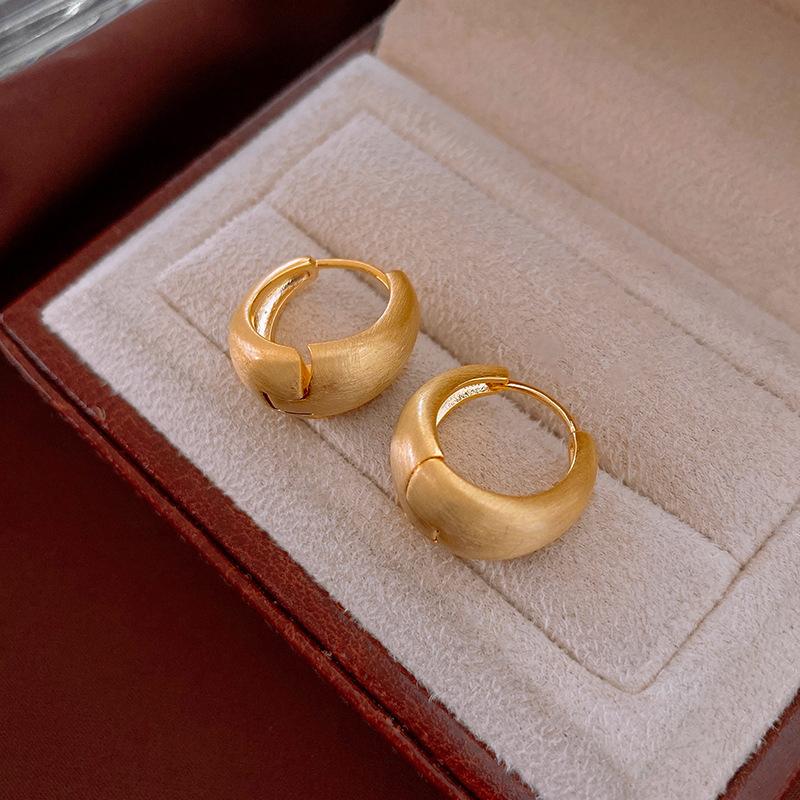 Planet Letter Silver Needle Earrings Niche Stud Earrings Light Luxury High Sense Versatile Earrings