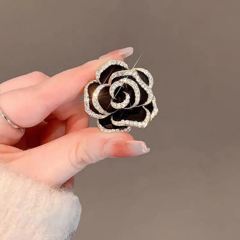 Luxury Golden Wheat Metal Brooch for Women Suit Sweater Stylish Lapel Pins Exquisite Rhinestones Jewelry Accessories Couple Gift