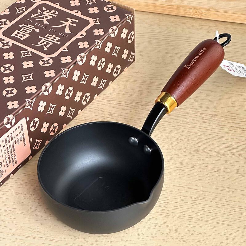 Small Iron Oil Pouring Pot Set