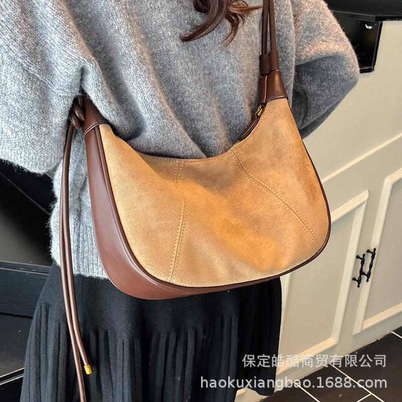 Premium Sense Casual Retro 2025 New Trendy Women's Bags Horns Dumplings Underarm Bags Simple Commuting Large Capacity