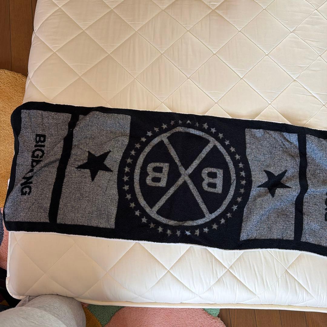 [USED] BIGBANG Towel Black Gray Star Design