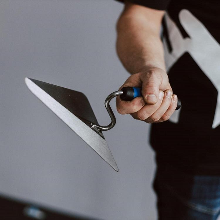 TRIANGULAR STEEL TROWEL 200*190MM - KB 0801