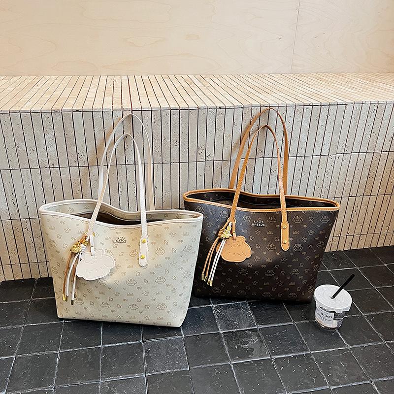 Large-capacity Bag Women's Summer Versatile 2025 New Casual Simple Shoulder Bag Popular Commuter Tote Bag This Year