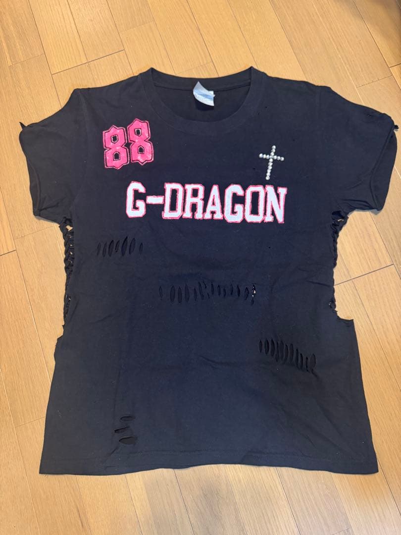 

[USED] G-DRAGON Custom Damaged T-shirt