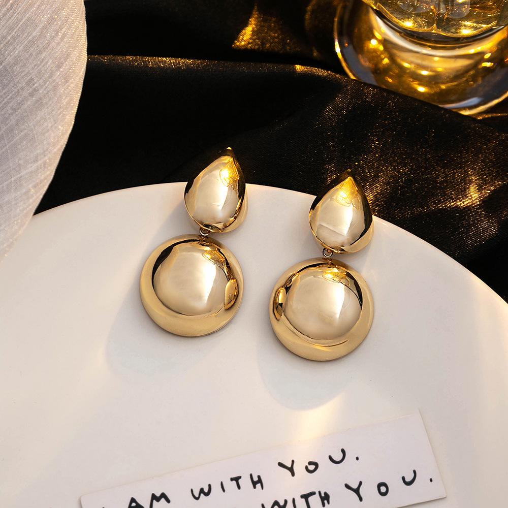 European & American Metal Oval Geometric Earrings: Retro Round Studs with Light Luxury, Unique Personality & Elegant Style