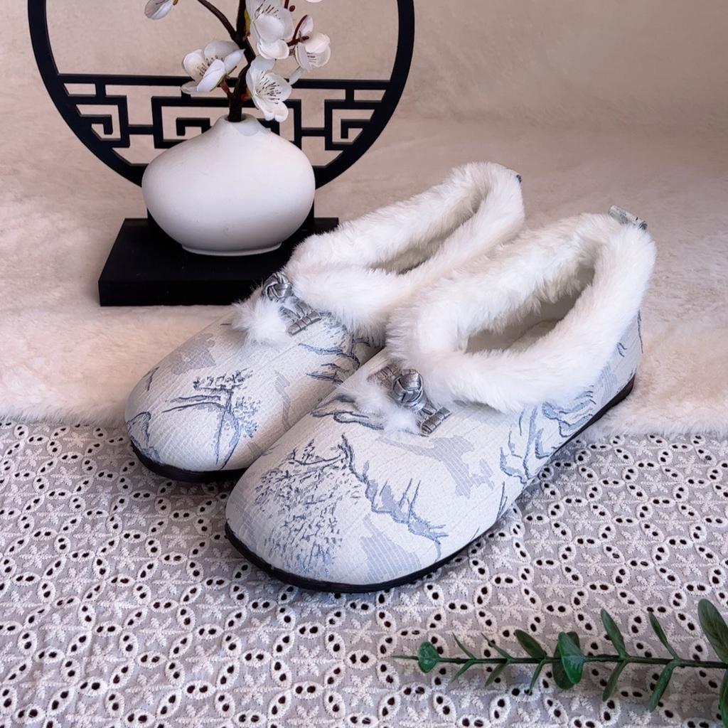 Winter Embroidered Loafers for Women House Shoes Non-Slip Walking Flats with Faux Fur Lined Women's Warm Fuzzy Plush Outdoor Indoor Moccasins Shoes