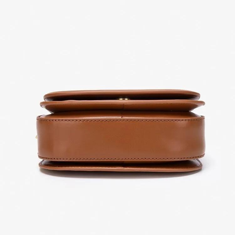 New Fashi Women's Shoulder Bag Classic Simple Solid Color Exquisite Crossbody Bag Leisure Commuter Clamshell Leather Bag