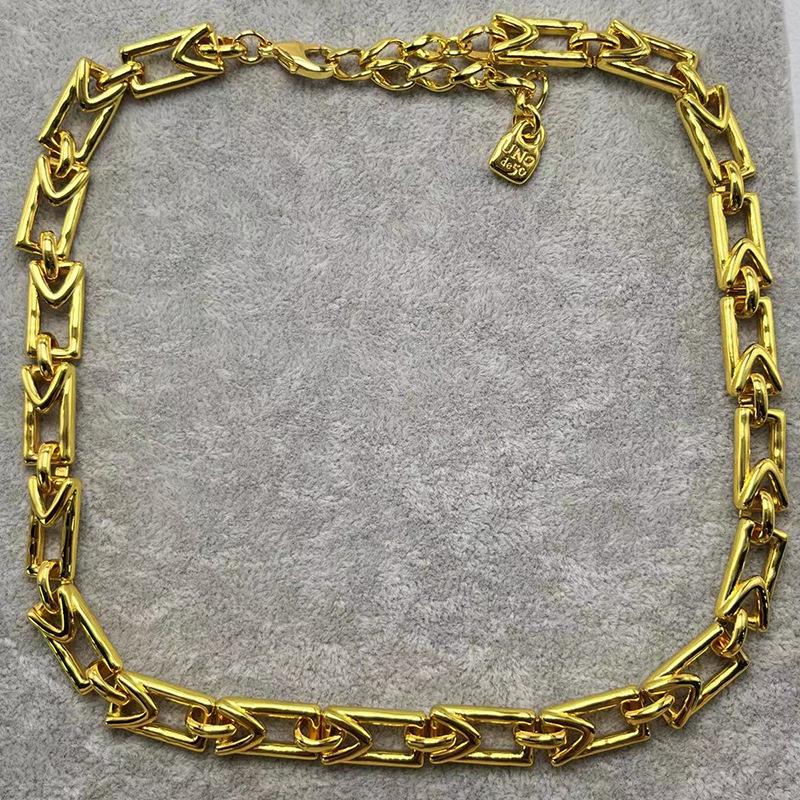 2024 UNOde50 European Women s Creative Necklace - Romantic High-Quality Jewelry Gift 42cm