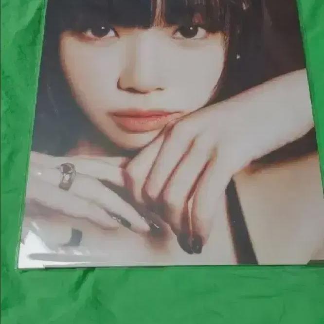 

LE SSERAFIM Ким Чэвон Премиум Фото - Запечатано