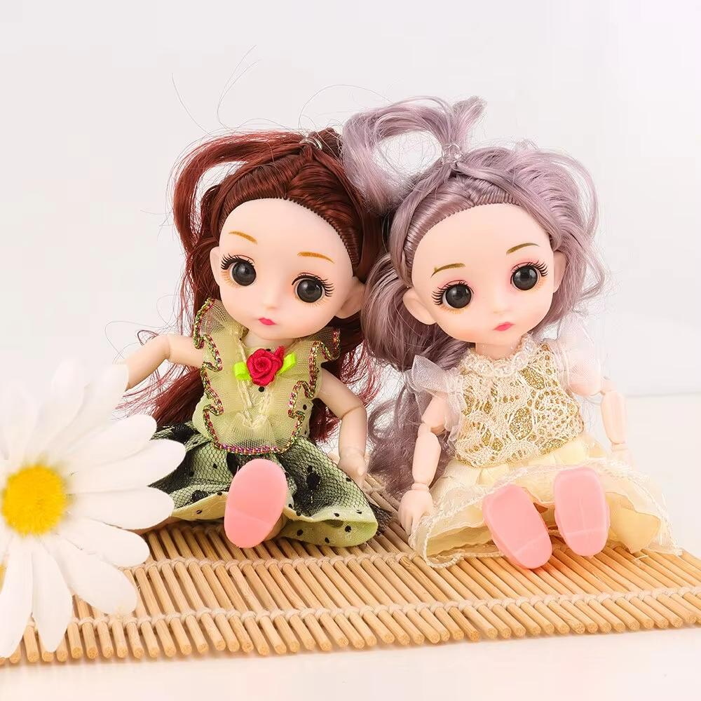 1pc Mini Cute Doll Girl Simulation Princess Costume Doll Model Random Style Accompanies Doll With Movable Joints