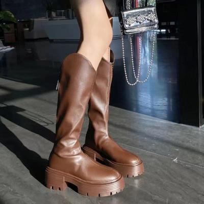 Martin-Stiefel für Damen mit dicken Sohlen, Frühlings- und Herbststiefel, mittellange Damenstiefel in Braun mit V-Ausschnitt