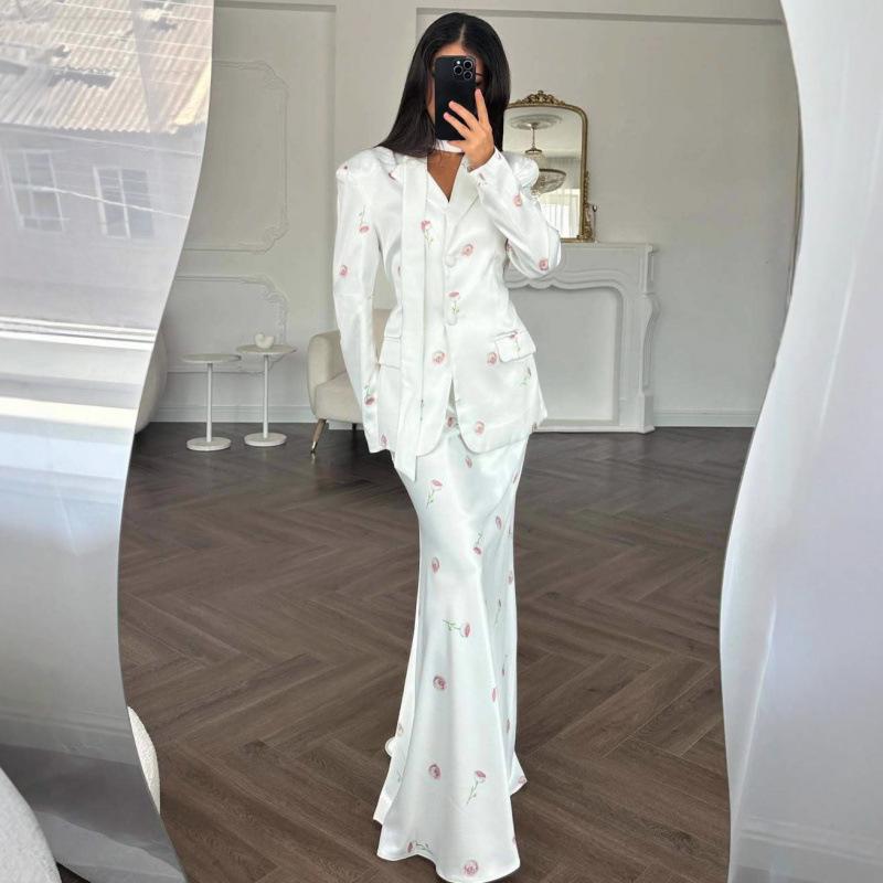 Autumn and Winter New Casual Design Sense Loose Straps Fashion Temperament Printed Blazer Long Skirt Set