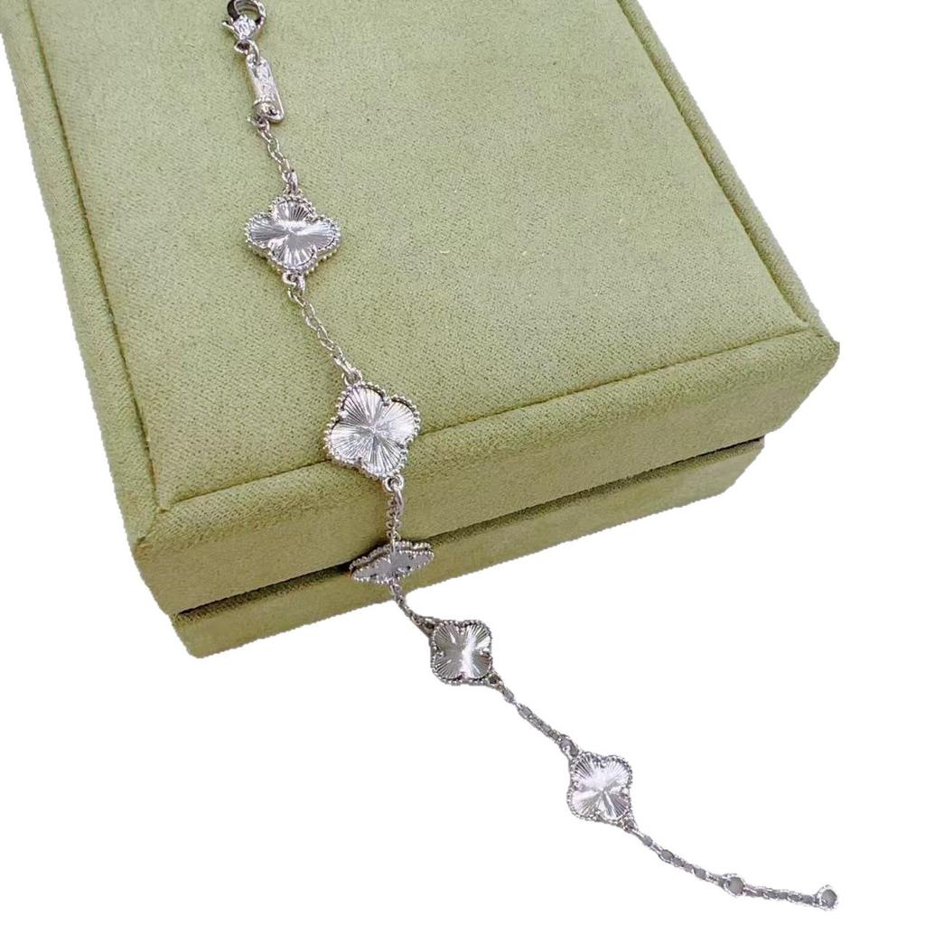 Neues Mini-Fünfblüten-Armband mit vierblättrigem Kleeblatt Schlichtes und modisches Nischenarmband