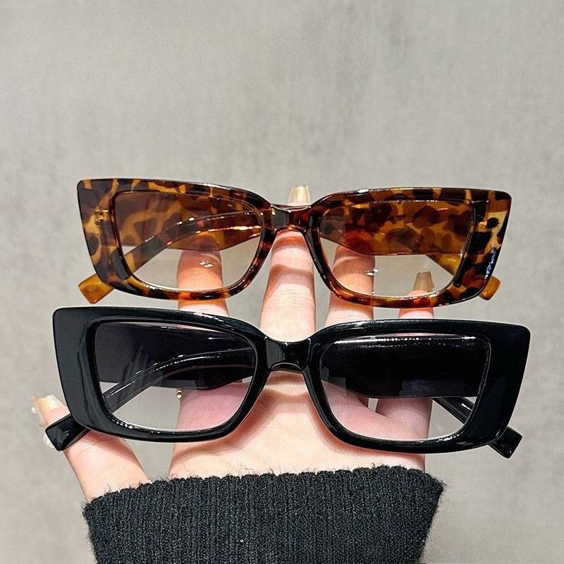 Übergroße Damen-Lesebrille Trendige Mode Kleine quadratische Fernsicht-Brille für Herren Retro Blaulichtfilternde Brille