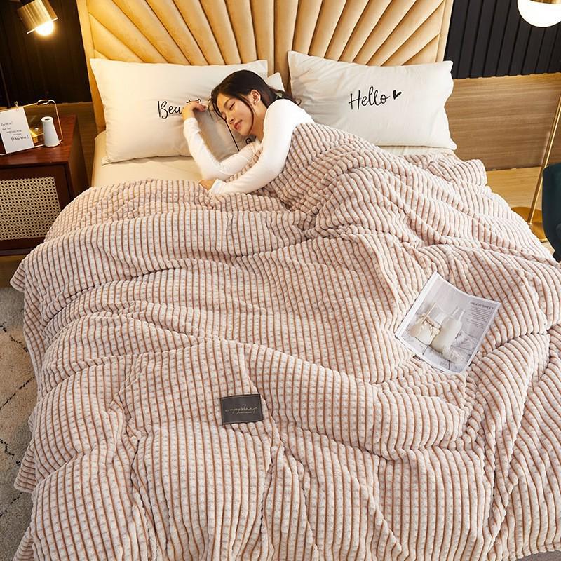 Milk Velvet Coral Fleece Blanket: Office Nap, Flannel Cover, Air Conditioning, Children's Small Blanket