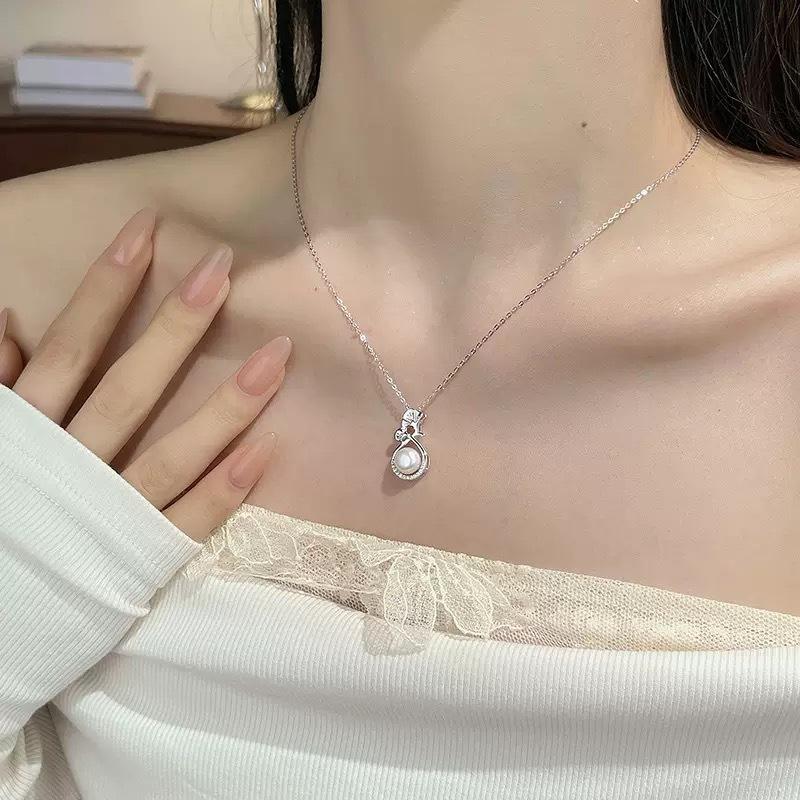 Imitation pearl necklace women's light luxury niche design pendant necklace collarbone chain gift for girlfriend