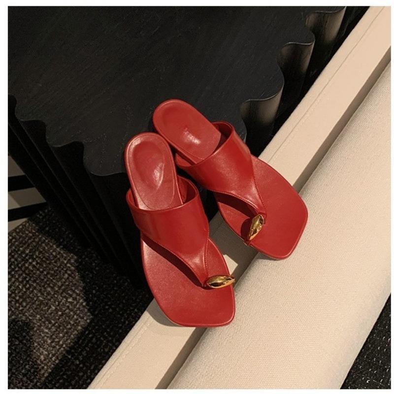 Trendy Metal Capri Early Summer Set Toe Square Head Versatile Flat Bottom Outer Wear Herringbone Open Toe Cool Slippers Female Summer