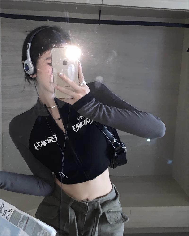 Retro dámská bunda se stojáčkem na zip a slim tričko s dlouhým rukávem a vysokým pasem na jaro/podzim 2024