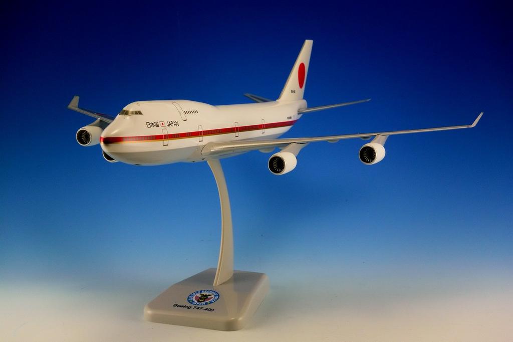 Hogan Japanese Government Aircraft 1 Finished Model 1/200 B747-400 No. (2513GA1)