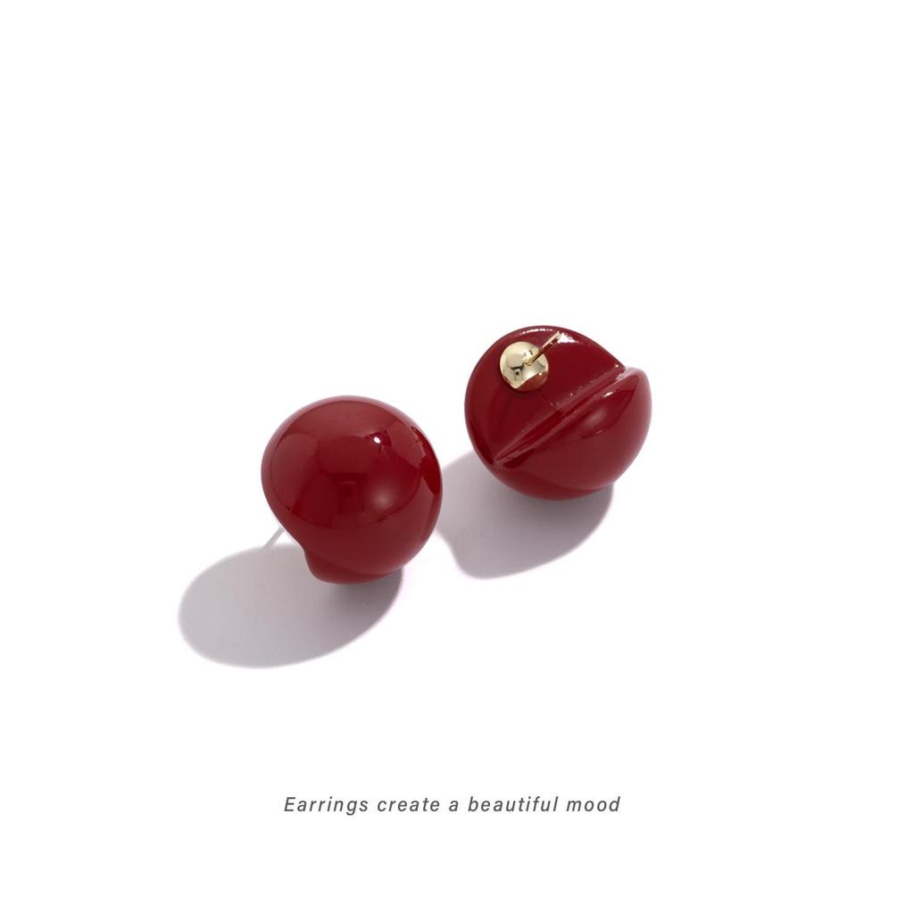 High-Class Retro French Red Pearl Clip-On Earrings for a Fashionable and Versatile Look
