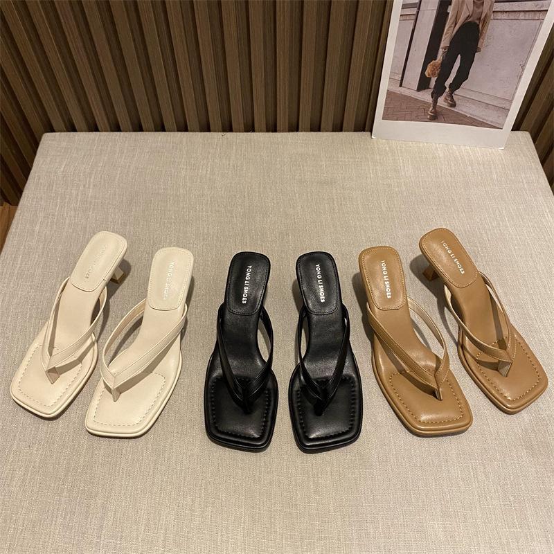 Hot Selling 2025 Women's Korean Style Flat Head High Heel Fashionable Clumpy Outsole Beach Sandals Trendy Slippers For Outerwear