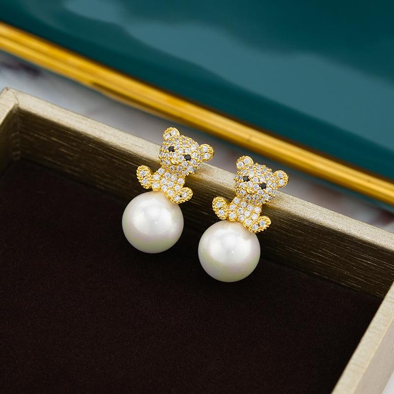 

Серьги-гвоздики с полностью бриллиантовым цирконием и жемчугом в виде медведя, серьги с мультяшным дизайном, темпераментные, маленькие, свежие и милые 14k золотой