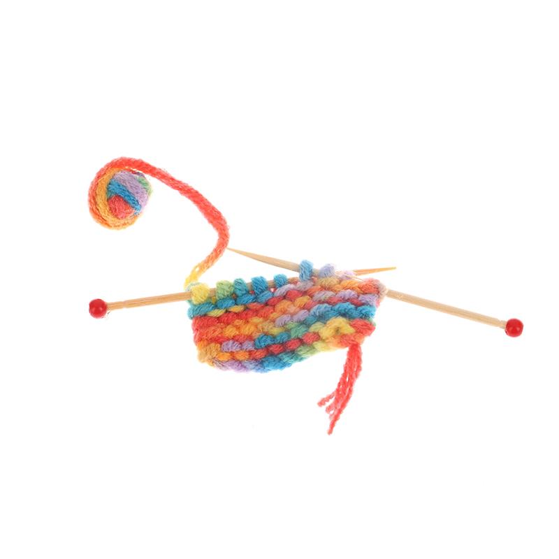 1:12 Puppenhaus Miniatur Pullover Strickwolle Strickwerkzeug Mini Simulation Stricknadel Pullover Puppe Strickszene Geschenke