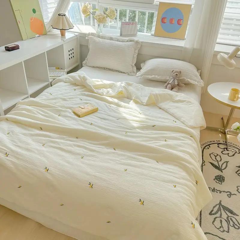 Black White Cartoon Crocodile Summer Quilt Kawaii Animals Print Thin Blanket Air-conditioning Quilted Quilt for Kids Boys Girls