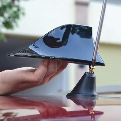 Auto-Haifischflossenantenne, Flossenform, Autodachantenne, kein Bohren, Radio, FM/AM-Signal, Fahrzeugzubehör, universell für die meisten Auto-Wasser