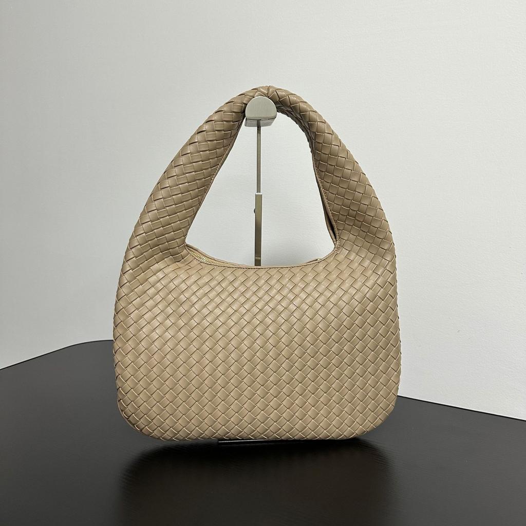 Designová ručně tkaná půlměsícová taška velkokapacitní taška na knedlíky jednoduchá na dojíždění evropský a americký styl taška přes rameno