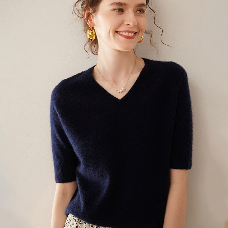 Women's V-Neck Cashmere Knit Five-Sleeve Sweater - Soft, Slim Fit for Spring/Autumn