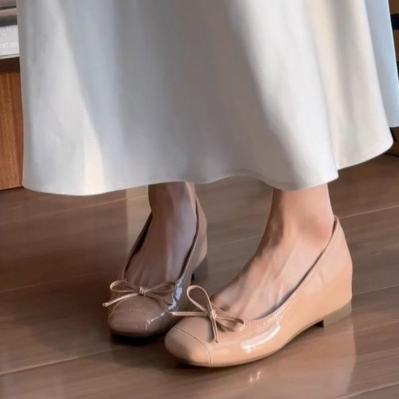 Wear small height-increasing bow shoes, light square head nude light mouth flat ballet shoes for women