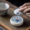 Blau-Weiß Keramik Deckel Unterglasur Blau-Weiß Deckelhalter Kung Fu Tee Set Zubehör Zen Untersetzer Ornament Retro Purpursand Teehalter