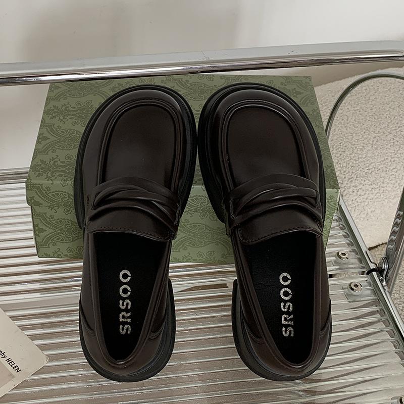 Round head versatile retro black platform small leather shoes women s new autumn French thick heel loafers 35 6950₽