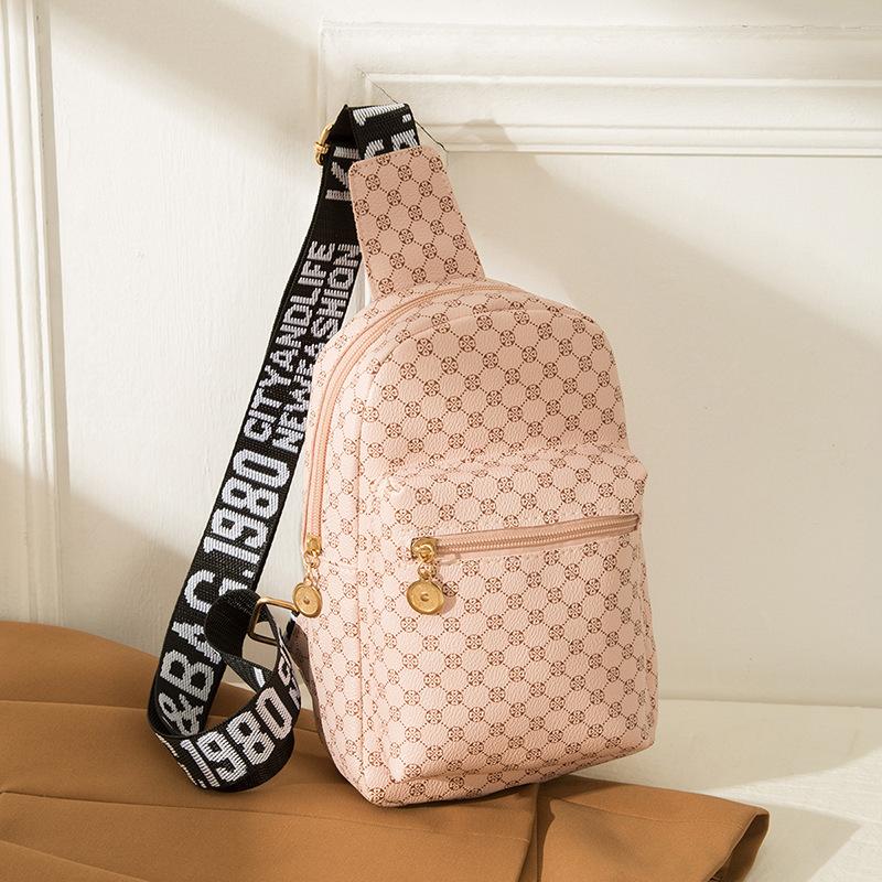 Breast Bag, Fanny Pack, Messenger Bag, Trendy Breast Bag, Women's New Messenger Bag, Women's Trendy Brand, One Shoulder, Casual Back.