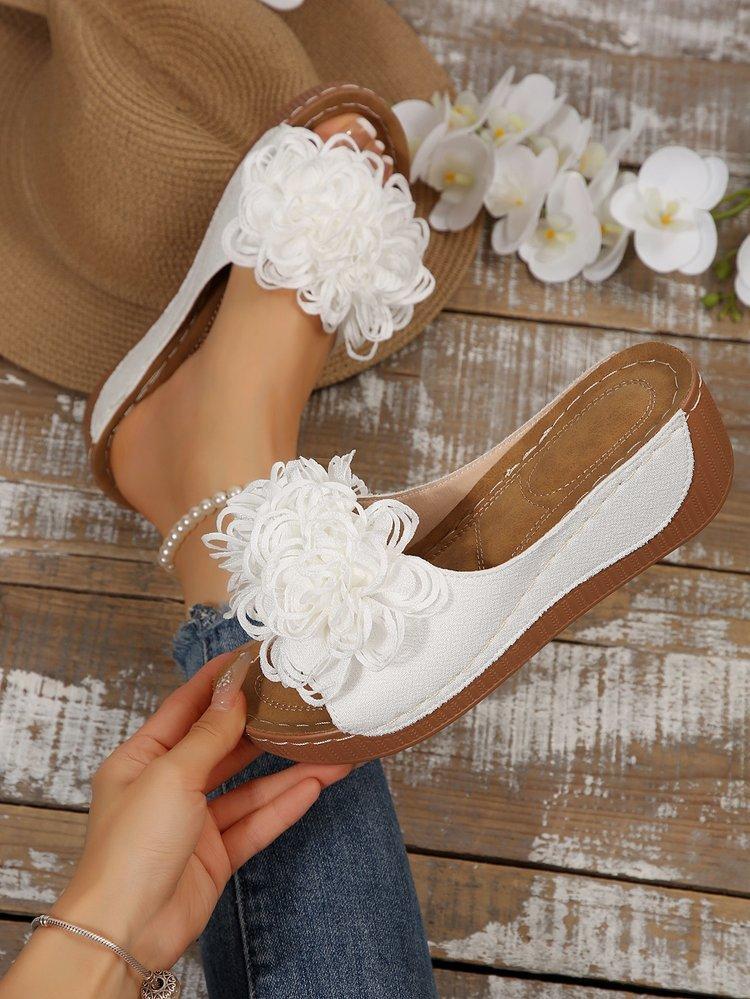 

Large size summer new slope heel thick-soled slippers fish mouth word with flowers outside slippers 36 білий