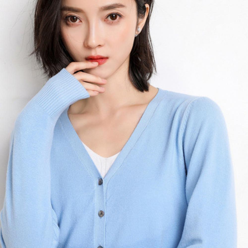 A New Style of V-neck, Thin Cardigan and Short Knitted Women's Coat with A Spring and Autumn Knitted Sweater As The Base