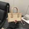2025 summer new women's shoulder bag going out commuting large-capacity handbag high-end fashion versatile messenger bag